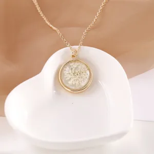 Gold-Plated Round Pendant Necklace with Preserved Flower – Nature-Inspired Elegant Jewelry-jltn0534