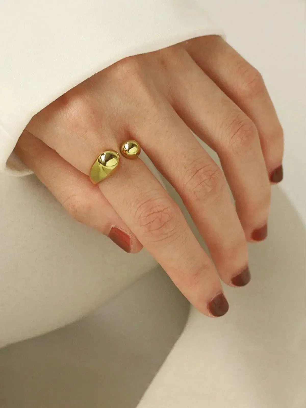 Noxara – Minimalist design – Gold-plated ring
